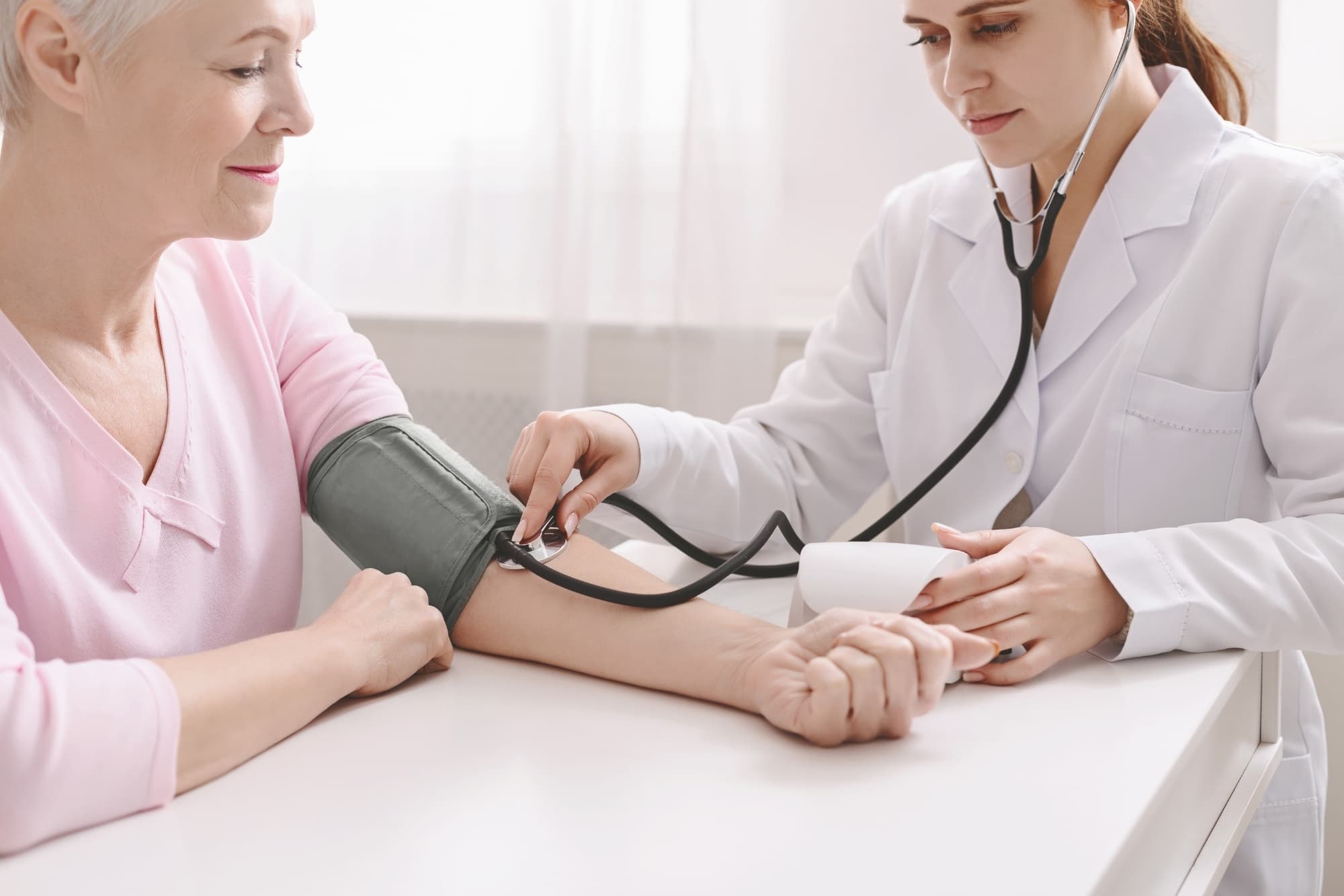 Medizinische Behandlungspflege durch examinierte Pflegekraft zu Hause